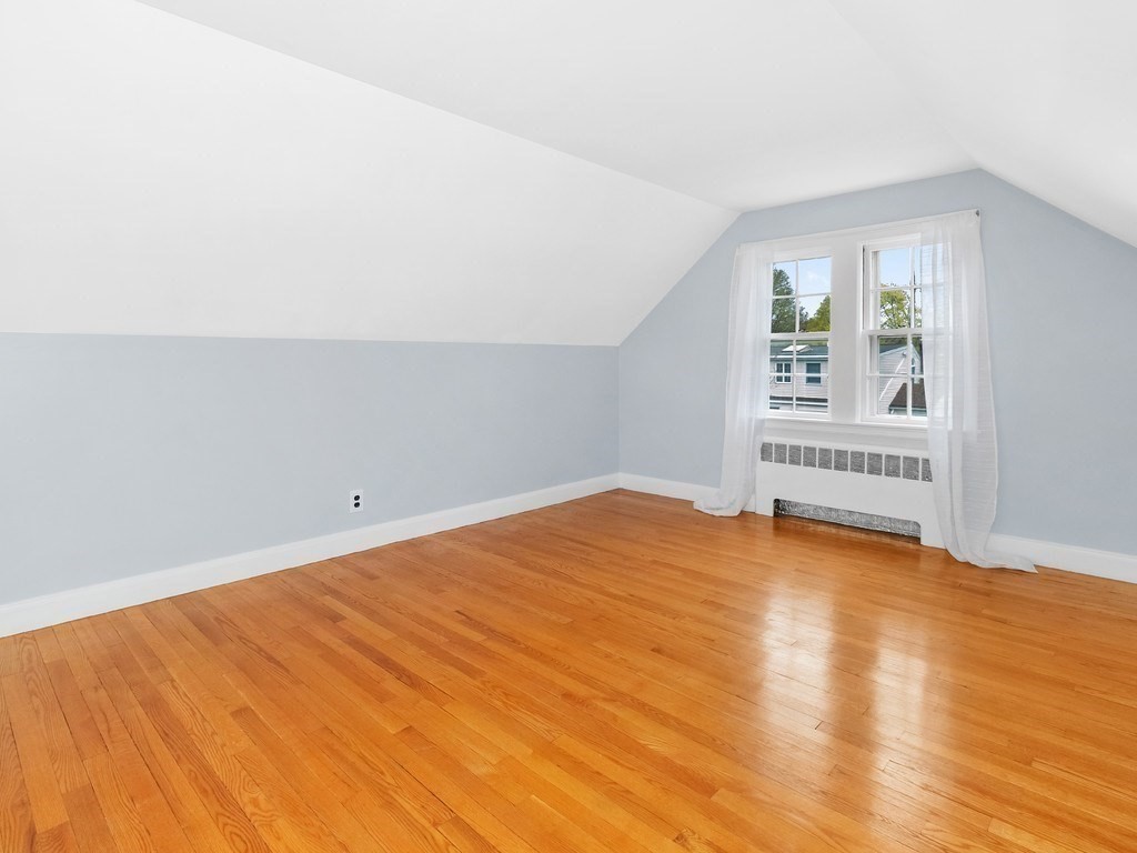 31 Oakledge Road Waltham, MA 02452 - Photo 23 of 38