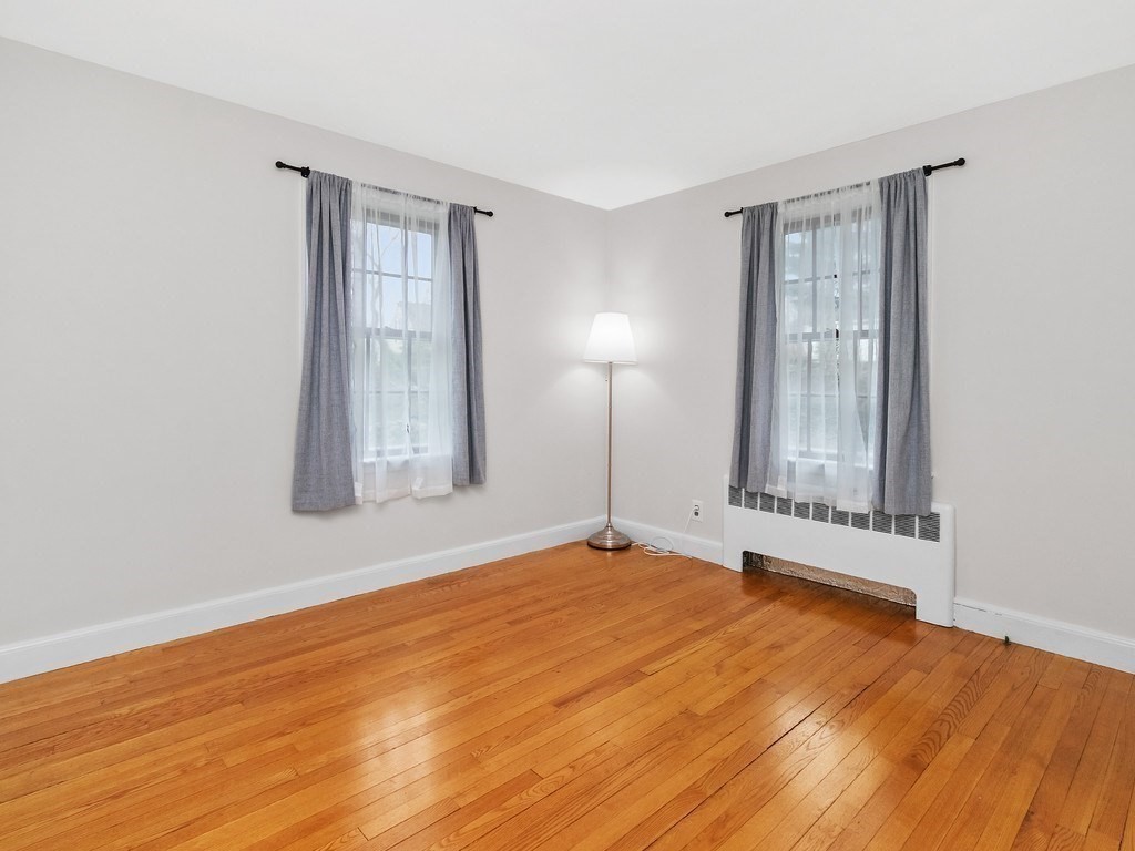 31 Oakledge Road Waltham, MA 02452 - Photo 24 of 38