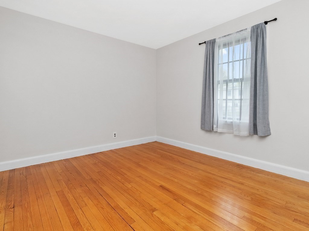 31 Oakledge Road Waltham, MA 02452 - Photo 26 of 38