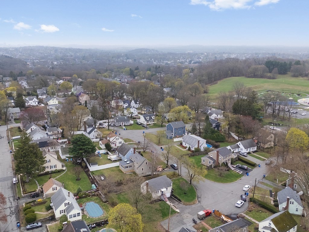 31 Oakledge Road Waltham, MA 02452 - Photo 36 of 38