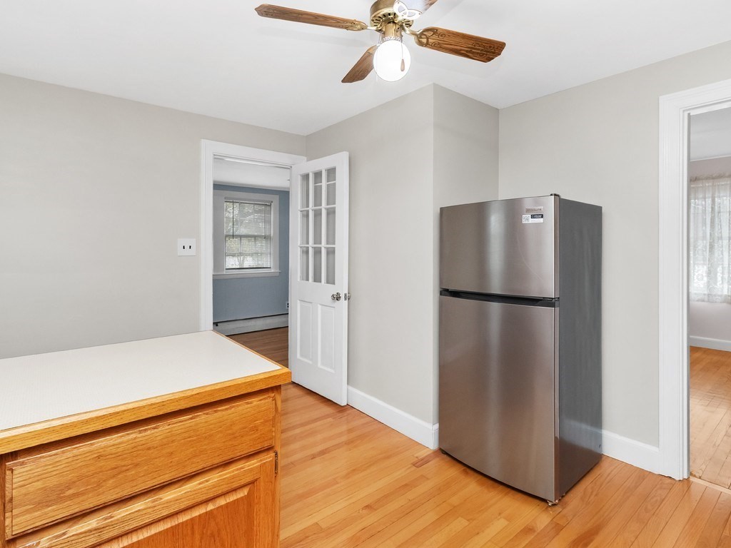 31 Oakledge Road Waltham, MA 02452 - Photo 6 of 38