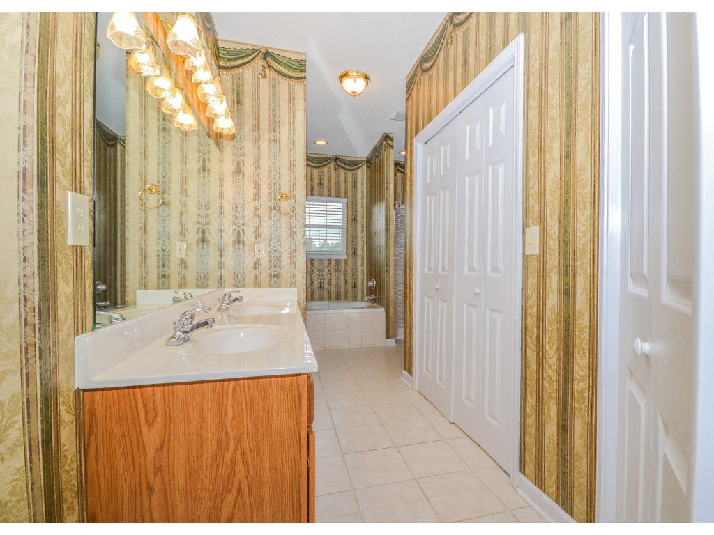 148 East Ravine Road, Unit 148 Kingsport, TN 37660 - Photo 11 of 23 Master Bathroom