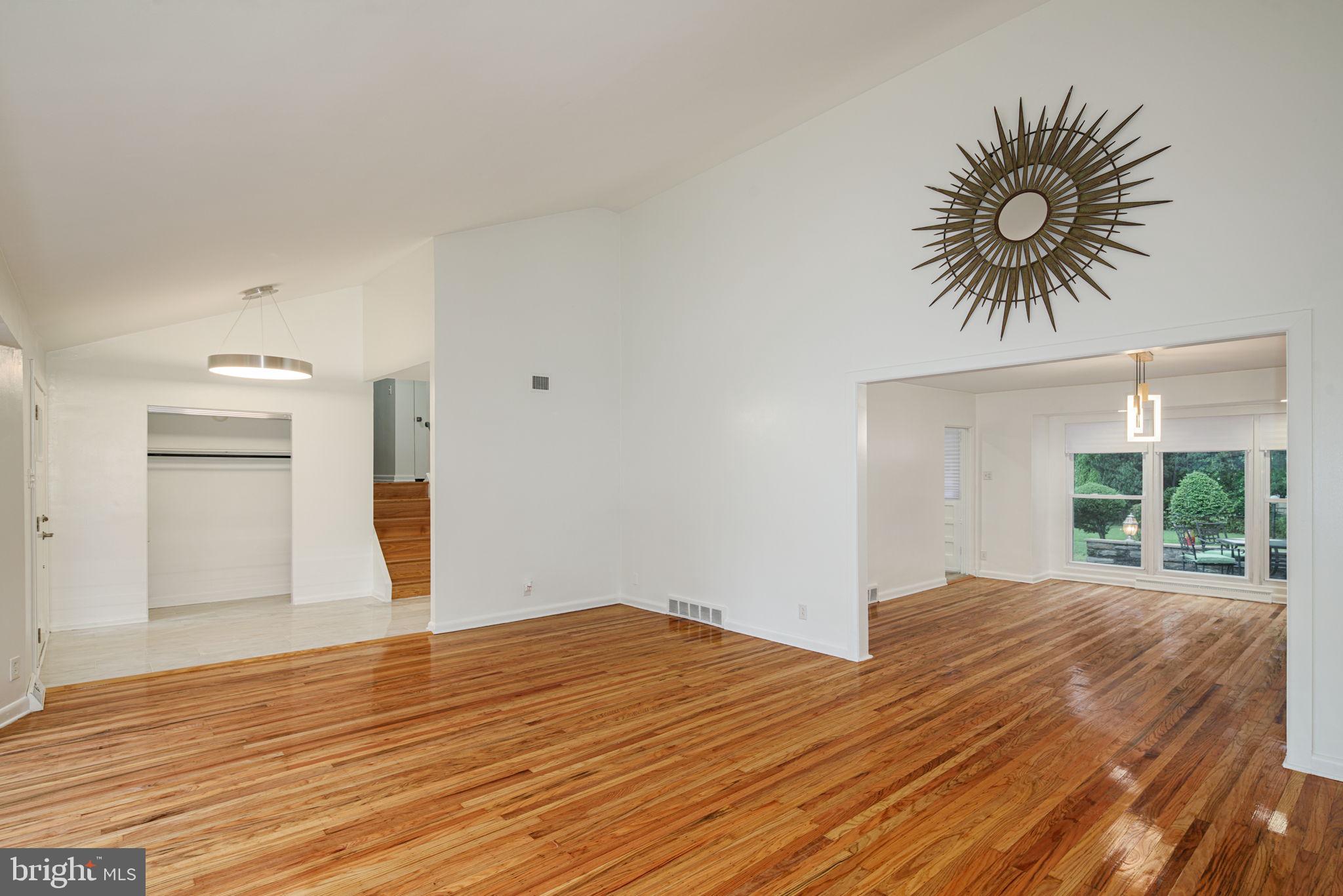 7908 Rolling Green Road Cheltenham, PA 19012 - Photo 11 of 35 Living Room/Foyer