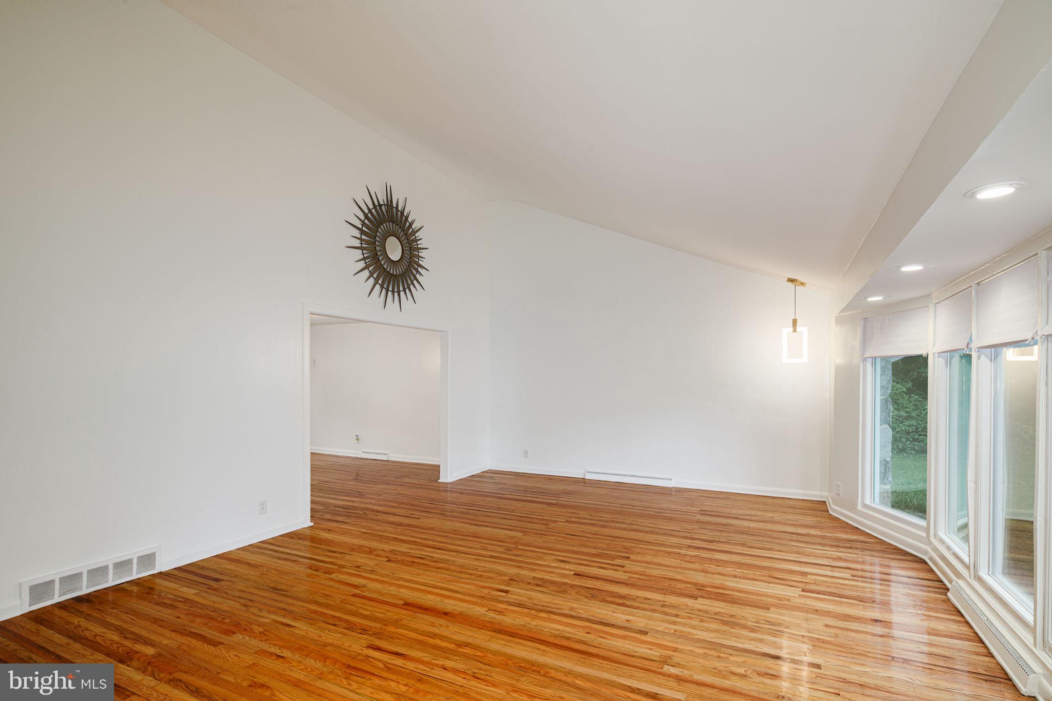 7908 Rolling Green Road Cheltenham, PA 19012 - Photo 12 of 35 Living Room