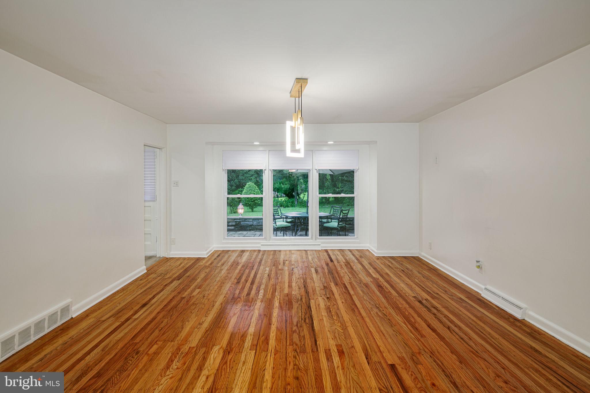 7908 Rolling Green Road Cheltenham, PA 19012 - Photo 15 of 35 Dining Room