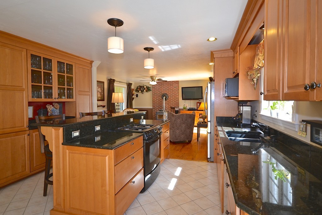 52 Bullivant Farm Road Marion, MA 02738 - Photo 6 of 20 Gallery Image 6