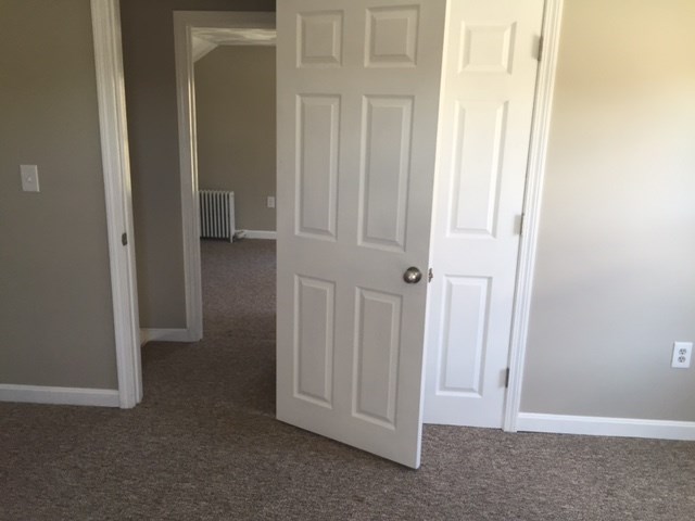 301 Laten Knight Road Cranston, RI 02921 - Photo 10 of 16