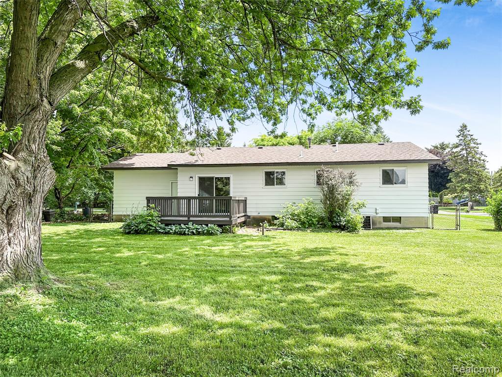 5552 Liberty Bell Road Grand Blanc, MI 48439 - Photo 4 of 23 Gallery Image 4