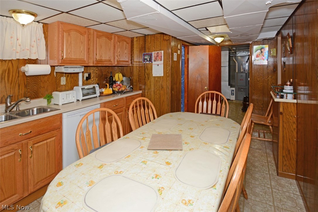 8116 Ackley Road Parma, OH 44129 - Photo 18 of 29