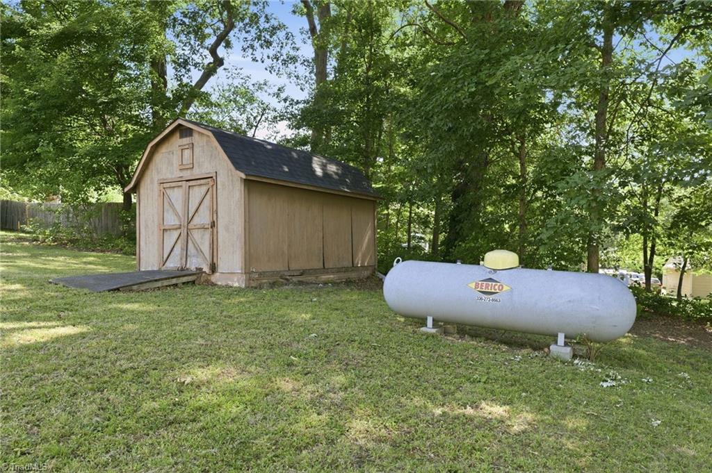 2104 Sheldon Road Greensboro, NC 27405 - Photo 41 of 49