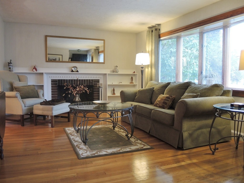 132 Valley Road Needham, MA 02492 - Photo 3 of 19 Gallery Image 3