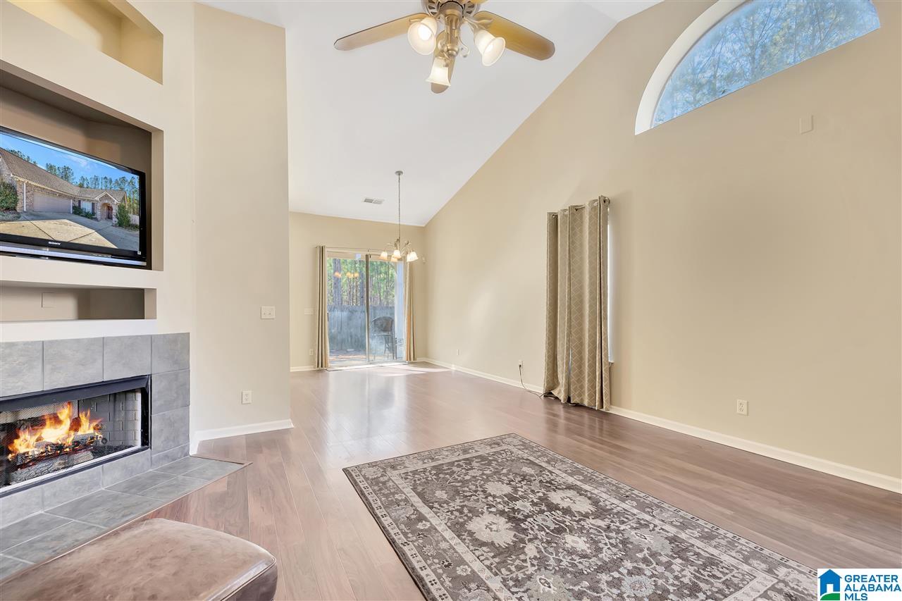 178 Gardenside Drive Alabaster, AL 35007 - Photo 3 of 37