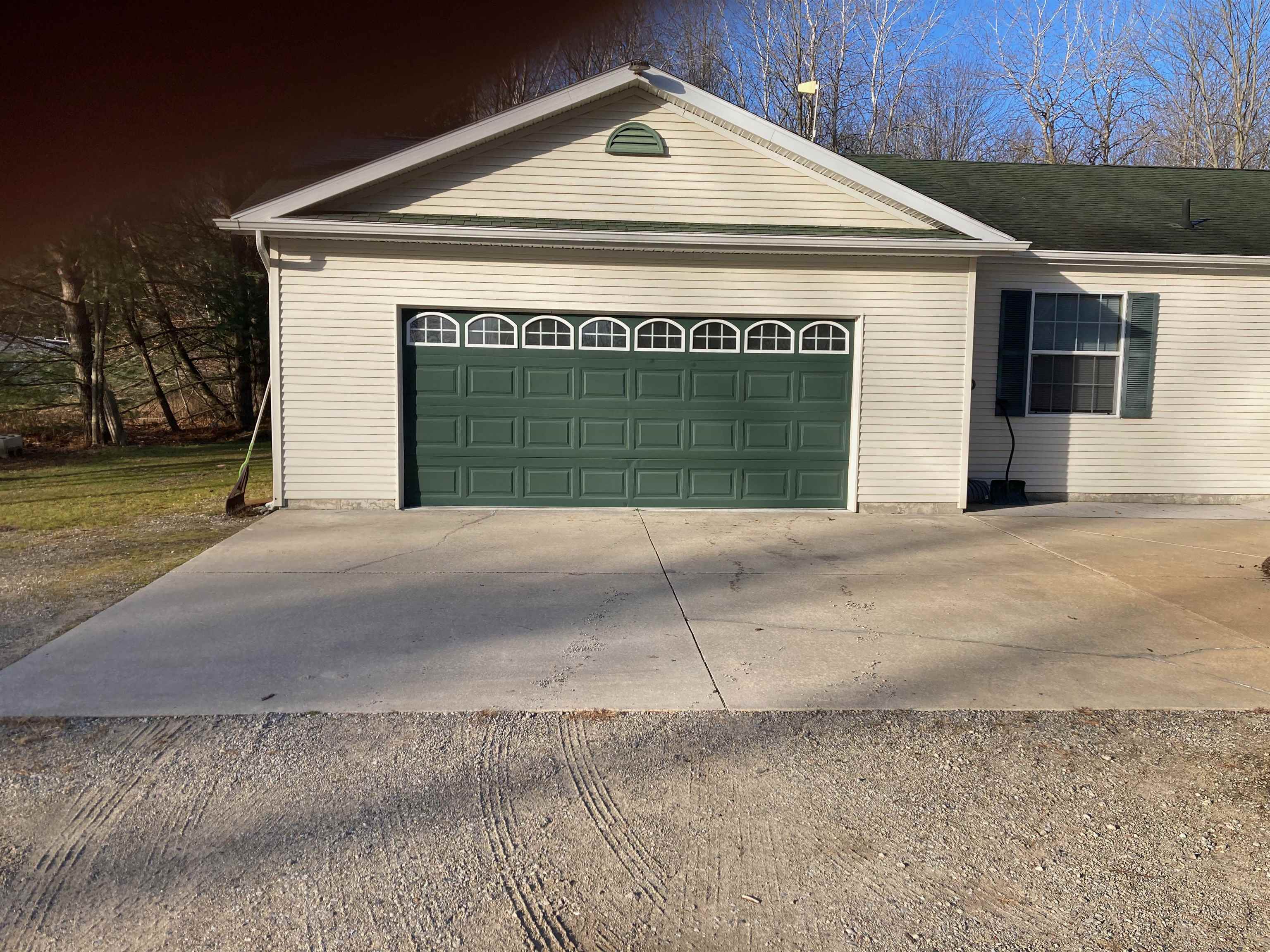 1664 South Coleman Road Shepherd, MI 48883 - Photo 30 of 73 1896731-29.JPG