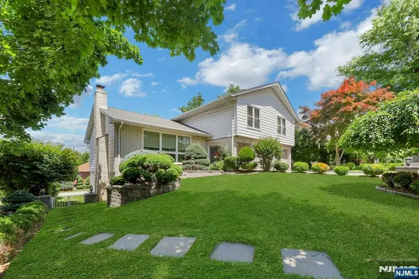 $5,600 | 38 Ash Street, Englewood Cliffs, NJ 07632