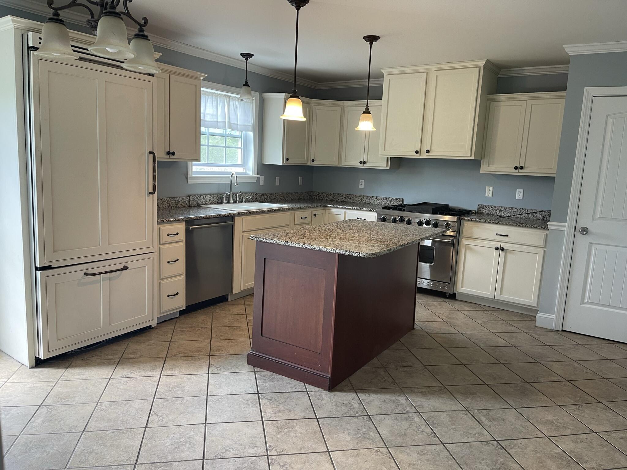 168 Bemis Road, Unit 1 Carmel, ME 04419 - Photo 3 of 26 IMG_4005