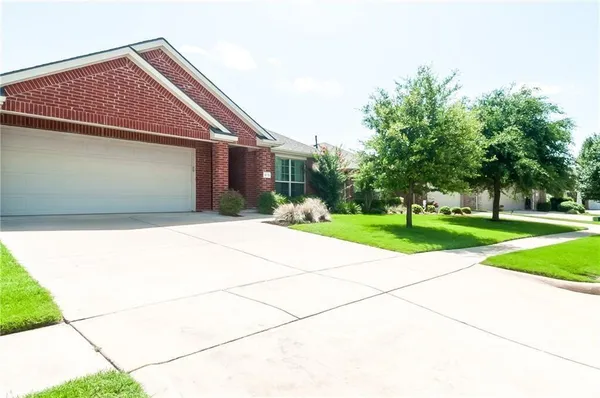 $2,240 | 913 Buffalo Creek Drive, McKinney, TX 75072