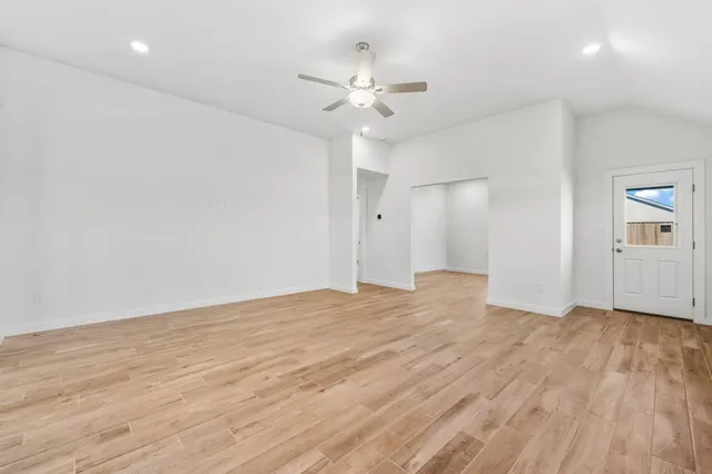 $329,888 | 422 Magnetic Hill Drive, Crosby, TX 77532