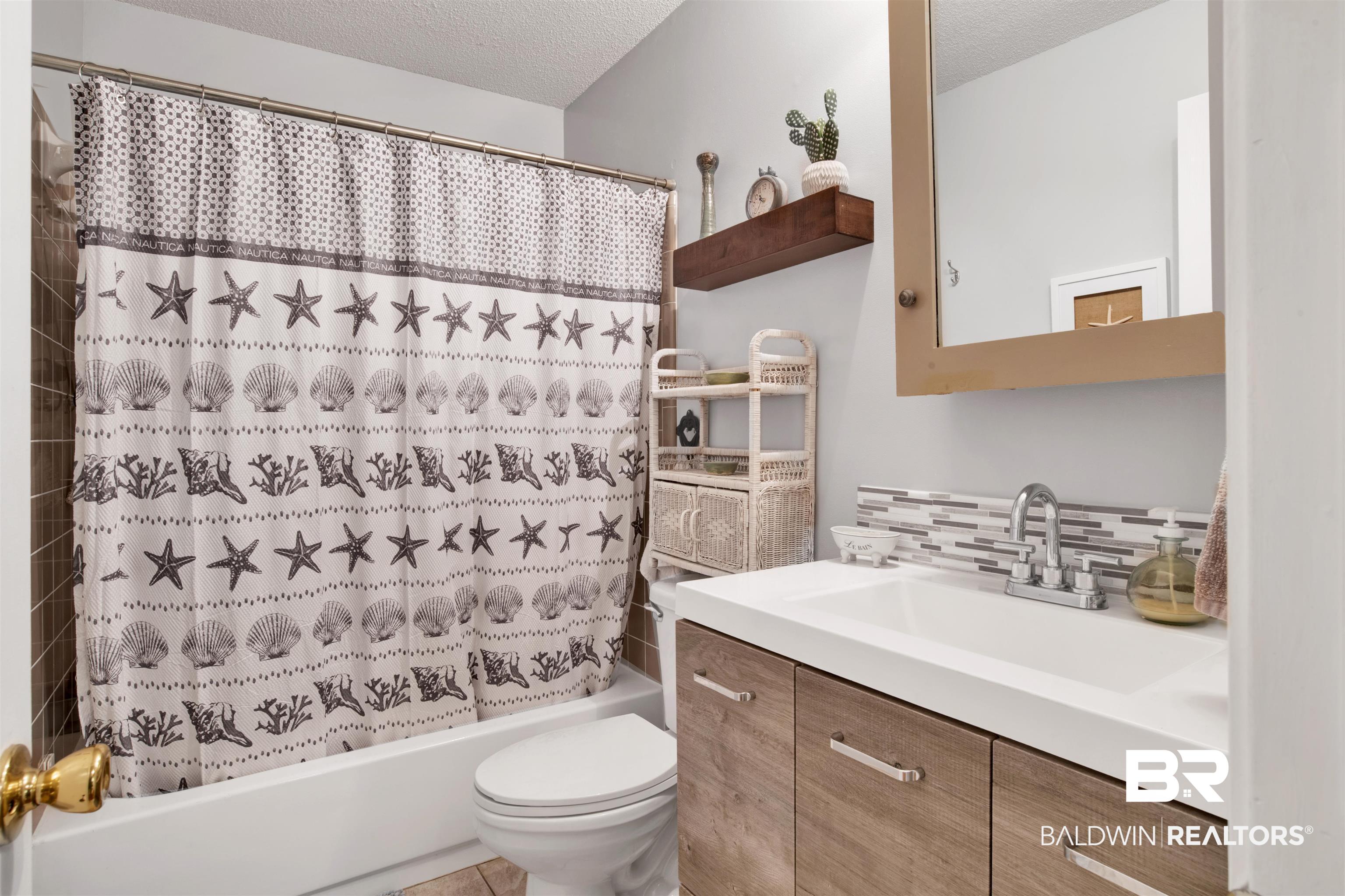 8461 Placid Drive Mobile, AL 36695 - Photo 21 of 47 Second Bathroom