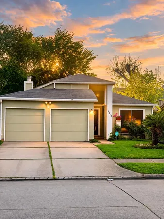 $1,800 | 7518 Alcomita Drive, Houston, TX 77083
