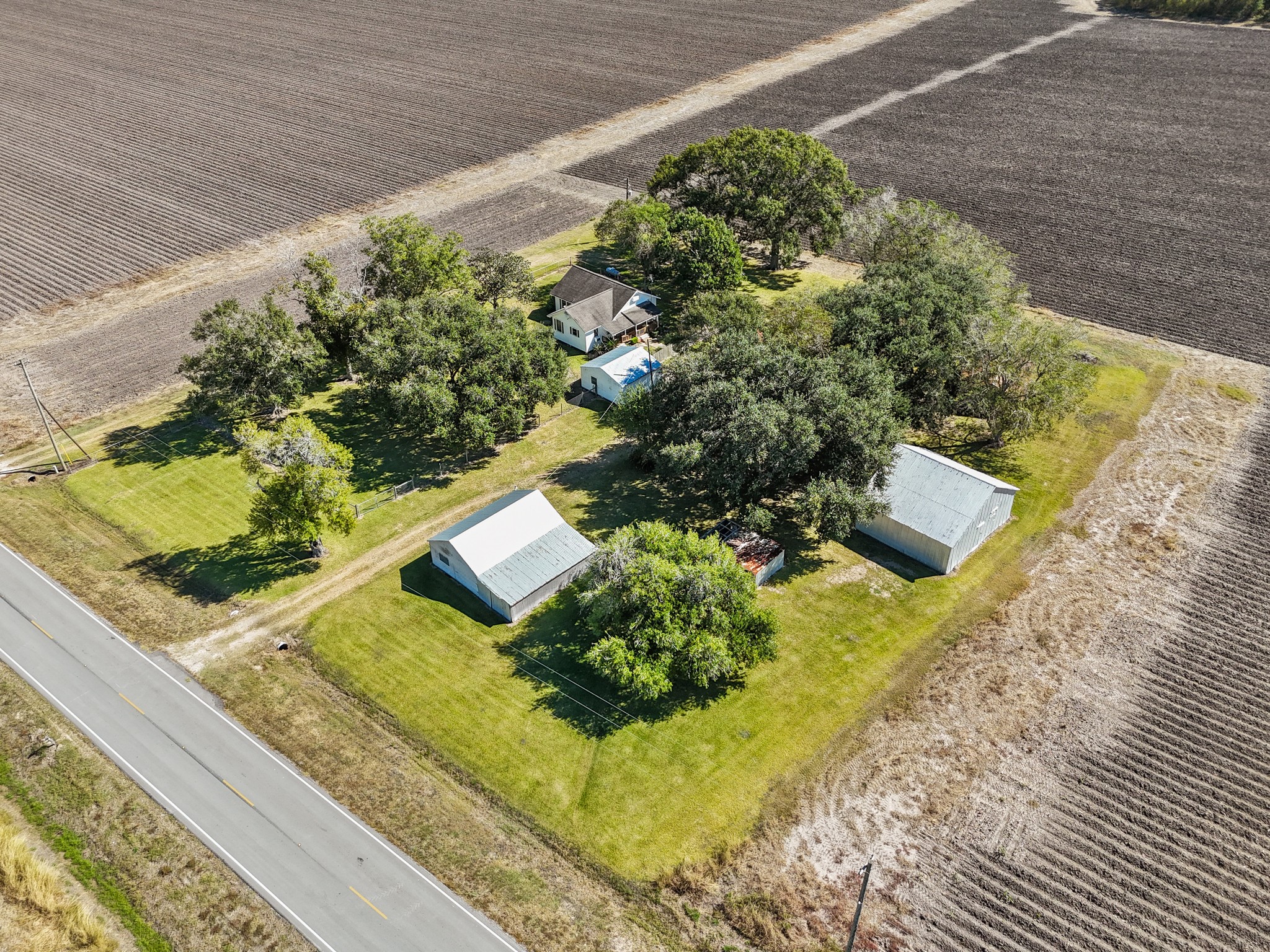14309 Vrlla Road Guy, TX 77444 - Photo 8 of 41 a view of a garden with flowers