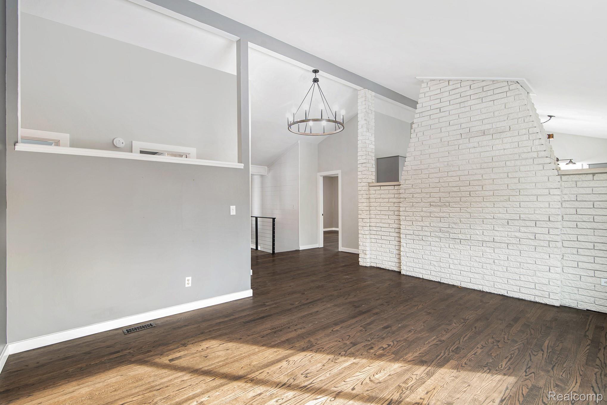 3527 Stanton Road Lake Orion, MI 48362 - Photo 12 of 35 Family Room