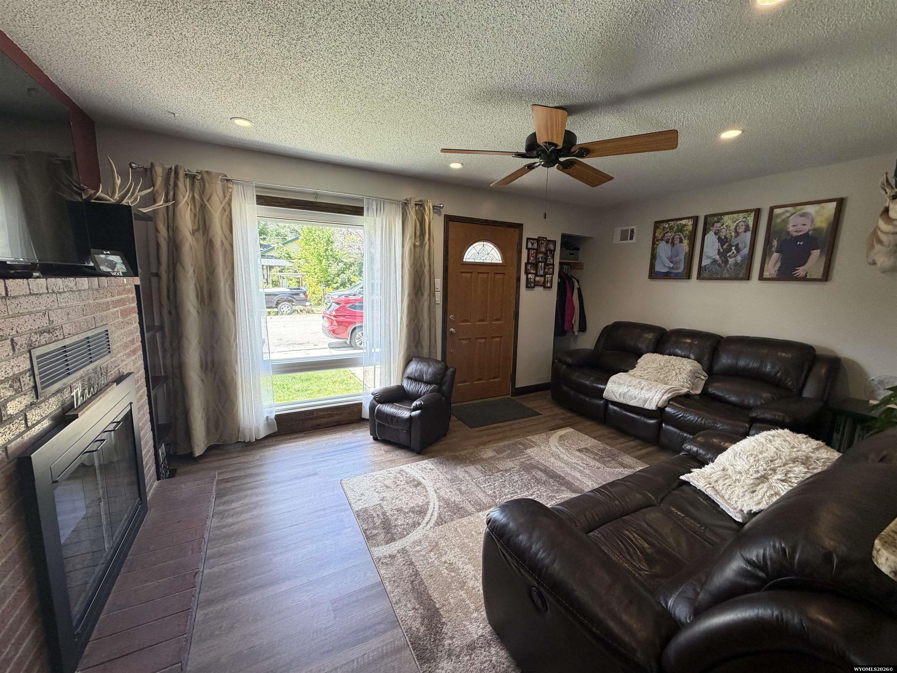 915 8th Street Rawlins, WY 82301 - Photo 8 of 38