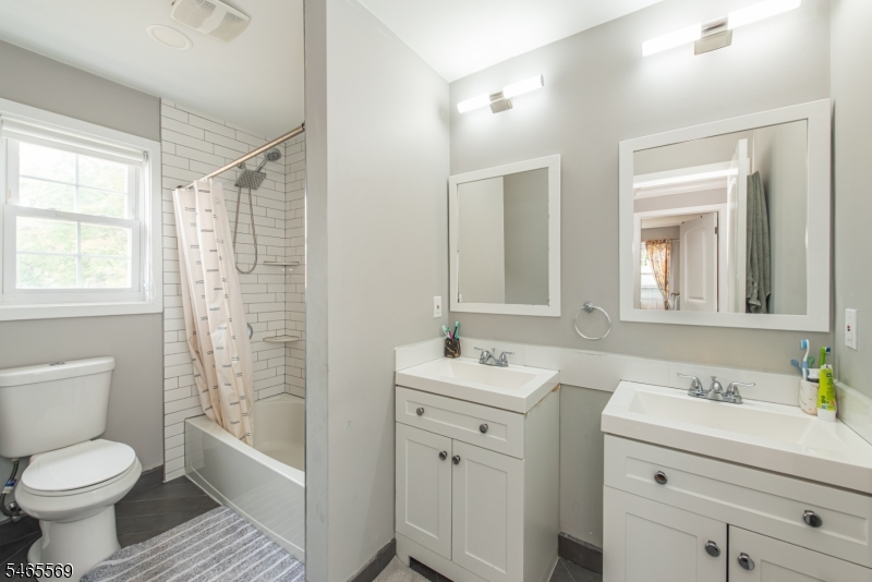 767 Hemlock Road Union, NJ 07083 - Photo 26 of 36 Gallery Image 26