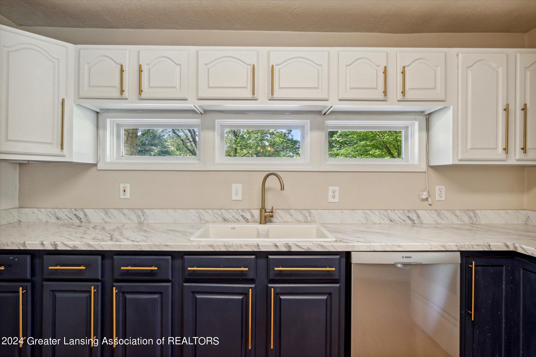 10 Sherwood Road Williamston, MI 48895 - Photo 17 of 74 16-10-Sherwood-Rd-Williamston-MI-48895-W