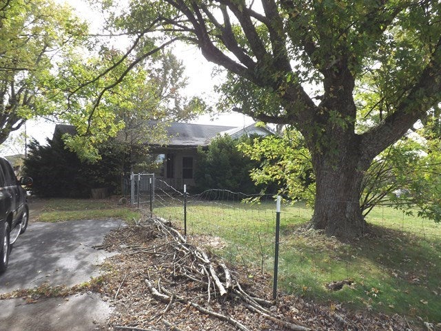 505 Tick Ridge Road Glasgow, KY 42141 - Photo 1 of 39 Gallery Image 1