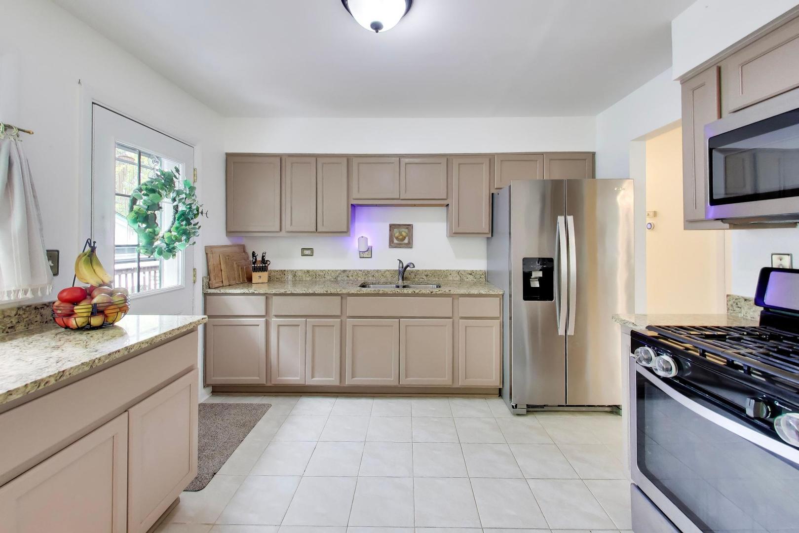 460 North Ridgemoor Avenue Mundelein, IL 60060 - Photo 12 of 41