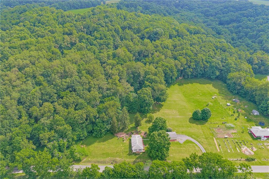 3886 Darlington Road Darlington, PA 16115 - Photo 4 of 43