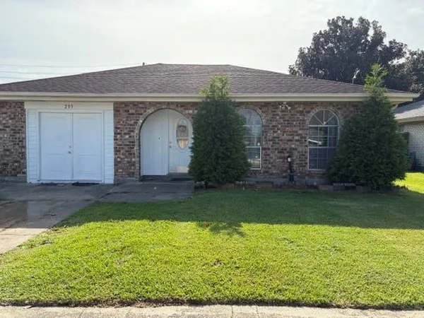 $260,000 | 205 West Louisiana State Drive, Kenner, LA 70065