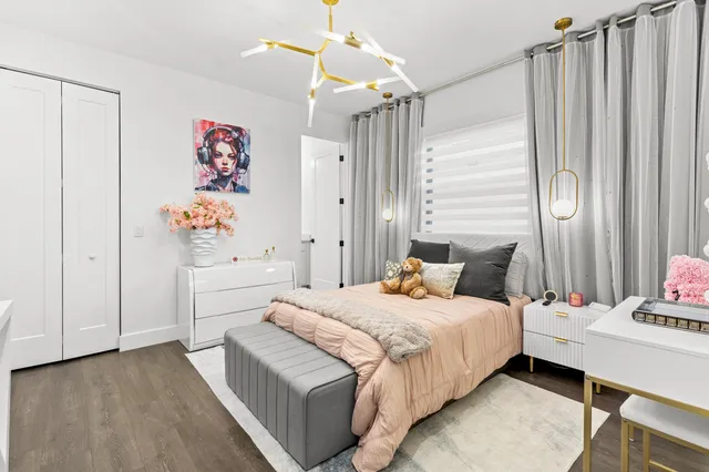 a view of walk in closet