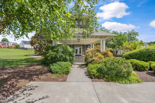 $579,900 | 6031 Shannon Valley Farms Boulevard, Knoxville, TN 37918