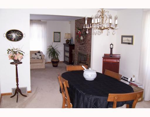 229 Shafer Road Coraopolis, PA 15108 - Photo 4 of 8 Dining Room.