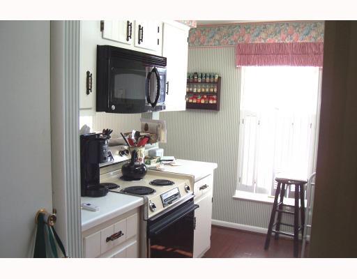 229 Shafer Road Coraopolis, PA 15108 - Photo 6 of 8 Kitchen.