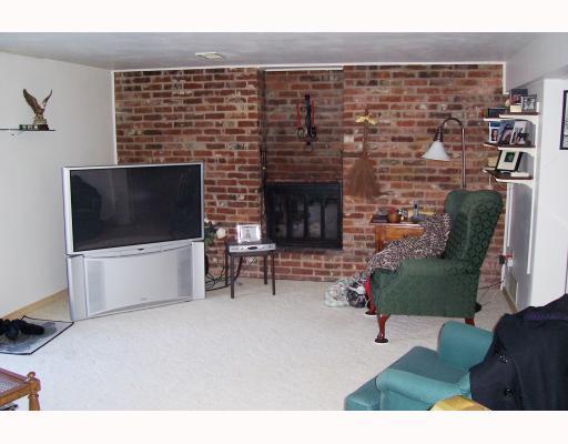 229 Shafer Road Coraopolis, PA 15108 - Photo 7 of 8 Den/Family/Great Room.