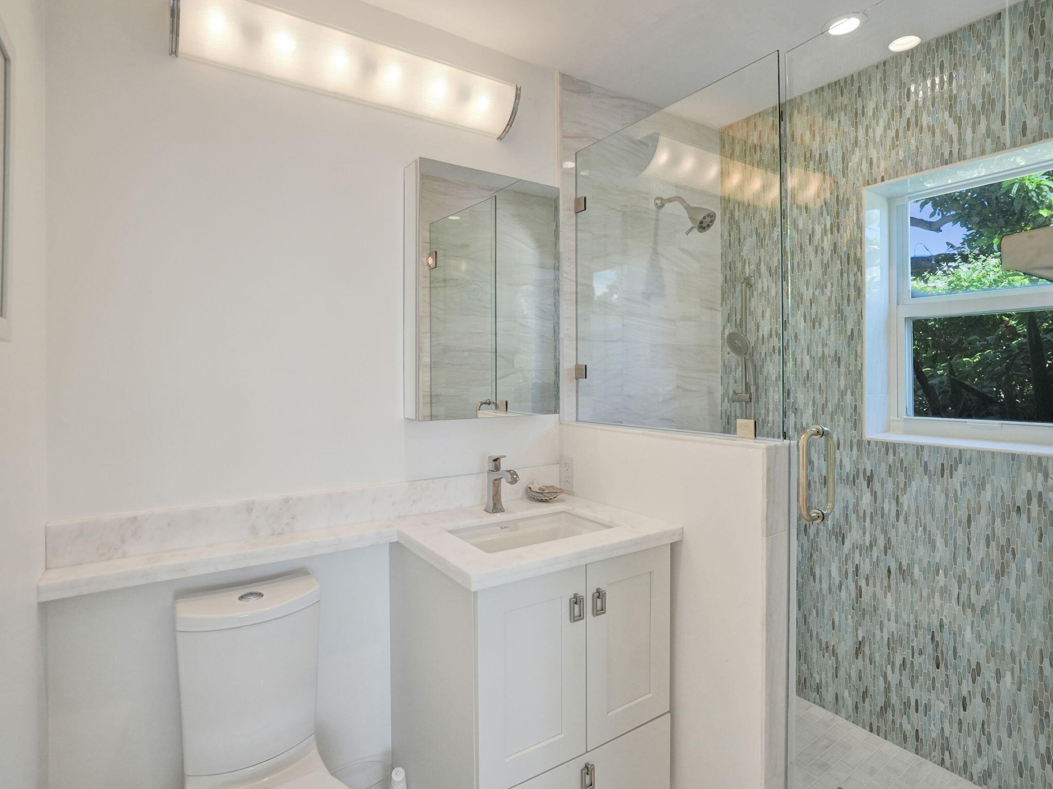 3207 Dover Road Pompano Beach, FL 33062 - Photo 32 of 57 2nd Bathroom