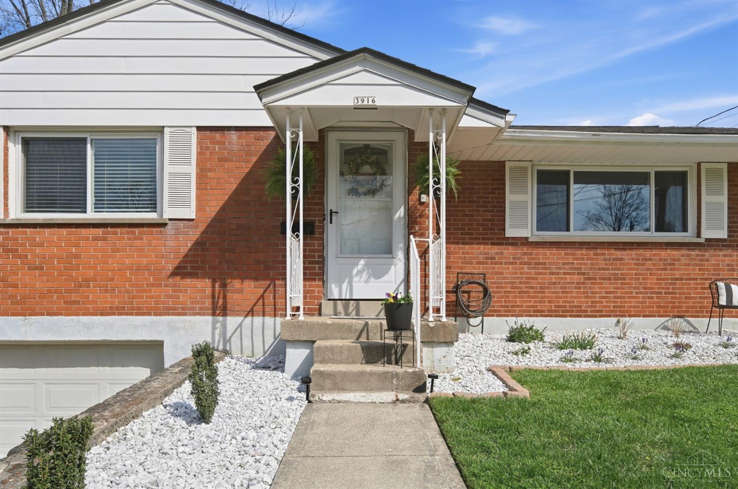 3916 Ridgecombe Drive Cincinnati, OH 45248 - Photo 5 of 58