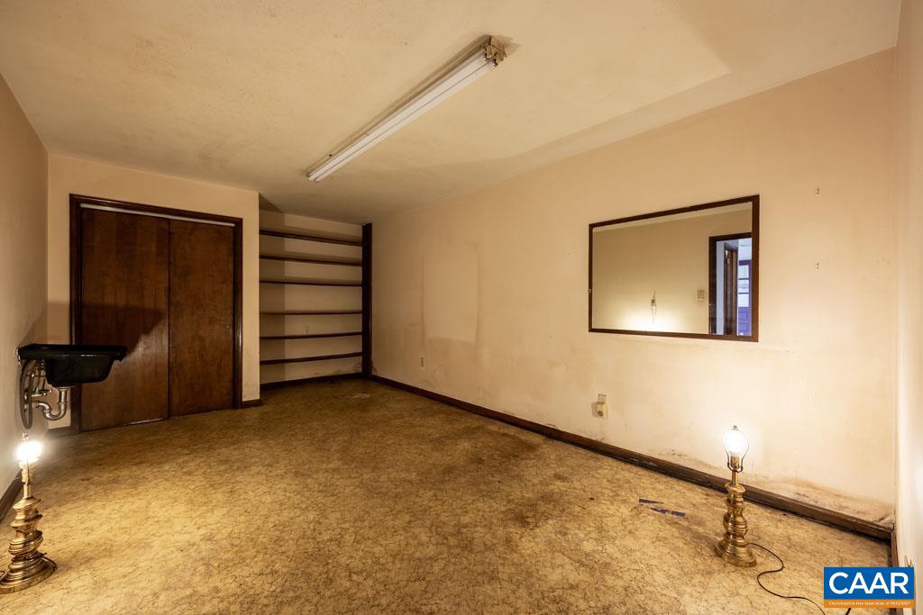 9 Old Durrette Road Stanardsville, VA 22973 - Photo 20 of 46 a view of an empty room