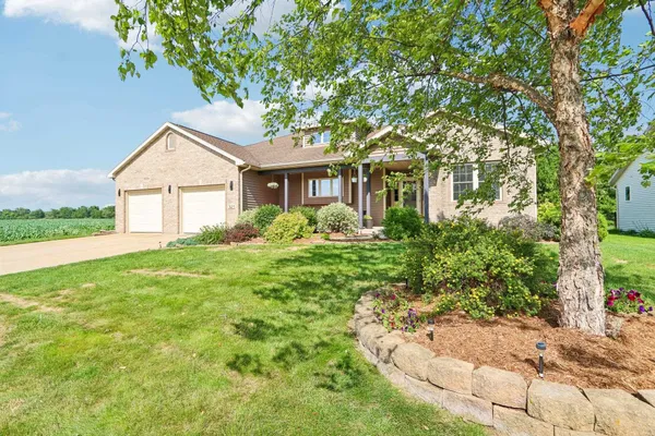 $532,900 | 321 4th Street, Brooklyn, WI 53521