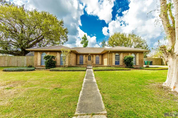 $265,000 | 202 South Hidalgo Lane, Thibodaux, LA 70301