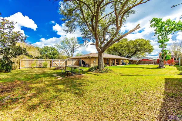 $265,000 | 202 South Hidalgo Lane, Thibodaux, LA 70301