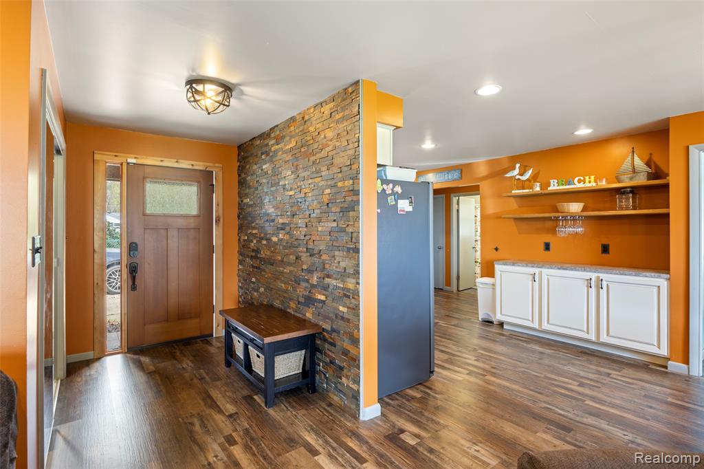8171 Lakeshore Road Lexington, MI 48450 - Photo 17 of 45
