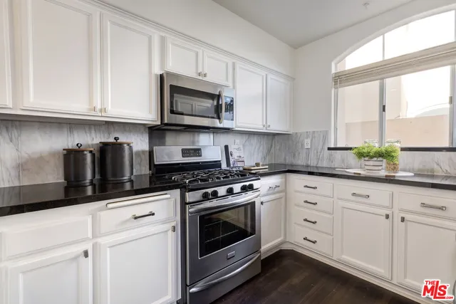 $995,000 | 1630 East Palm Avenue, Unit 5, El Segundo, CA 90245