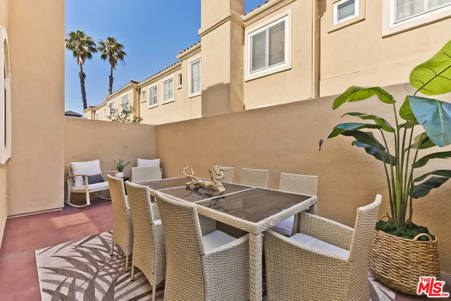 $995,000 | 1630 East Palm Avenue, Unit 5, El Segundo, CA 90245