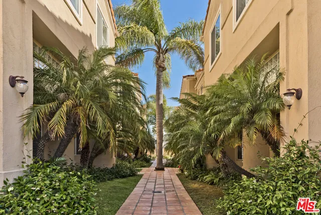 $995,000 | 1630 East Palm Avenue, Unit 5, El Segundo, CA 90245