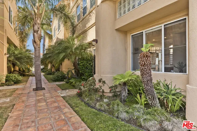 $995,000 | 1630 East Palm Avenue, Unit 5, El Segundo, CA 90245