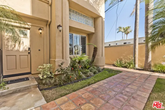 $995,000 | 1630 East Palm Avenue, Unit 5, El Segundo, CA 90245