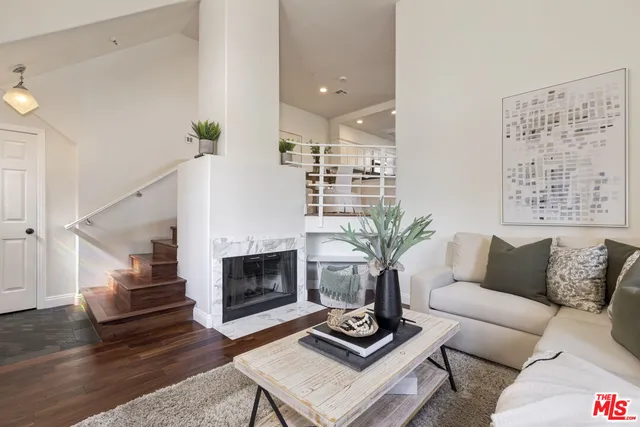 $995,000 | 1630 East Palm Avenue, Unit 5, El Segundo, CA 90245